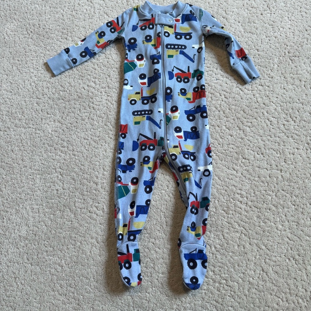 Hanna Andersson One-Piece Zip Trucks Pajamas Size 6-12 Months 70cm